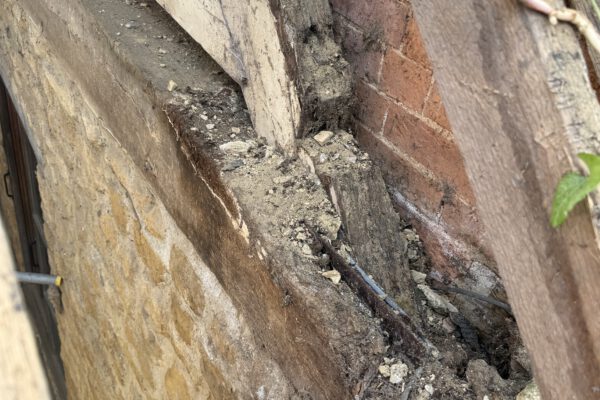 Roof Repairs Not every roofing issue requires a full replacement. Our roof repair service quickly identifies and fixes problems before they worsen. We repair: Leaking roofs Slipped or broken tiles Damaged flashing Ridge tile issues Minor storm damage Prompt repairs help prevent structural damage and costly internal repairs. 📞 Call 07484742675 for a fast response.