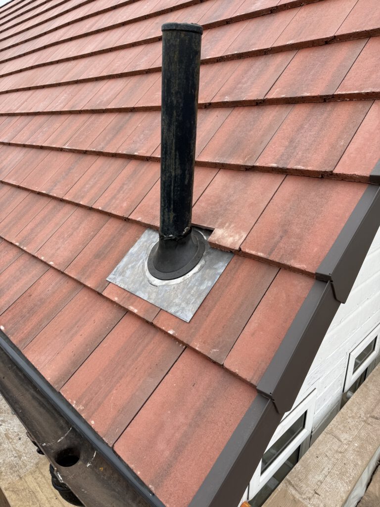 Elevate Midlands Ltd is a trusted, local roofing company led by George Broadway, who brings over 20 years of hands-on experience in the roofing industry. Based near Evesham in Worcestershire, George has built a strong reputation for delivering reliable workmanship, honest advice and high standards on every project.