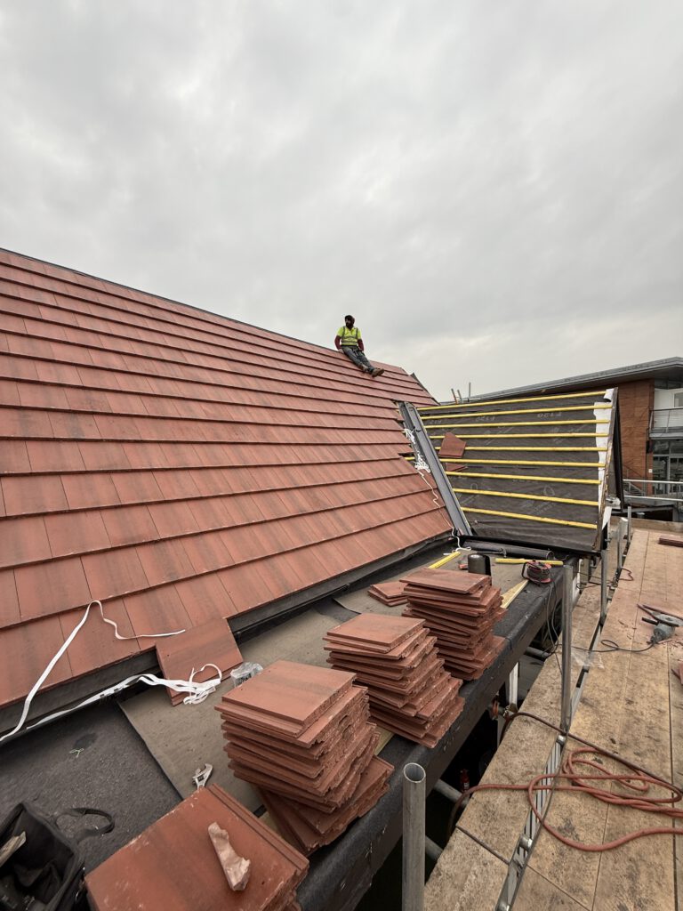 Elevate Midlands Ltd is a trusted, local roofing company led by George Broadway, who brings over 20 years of hands-on experience in the roofing industry. Based near Evesham in Worcestershire, George has built a strong reputation for delivering reliable workmanship, honest advice and high standards on every project.