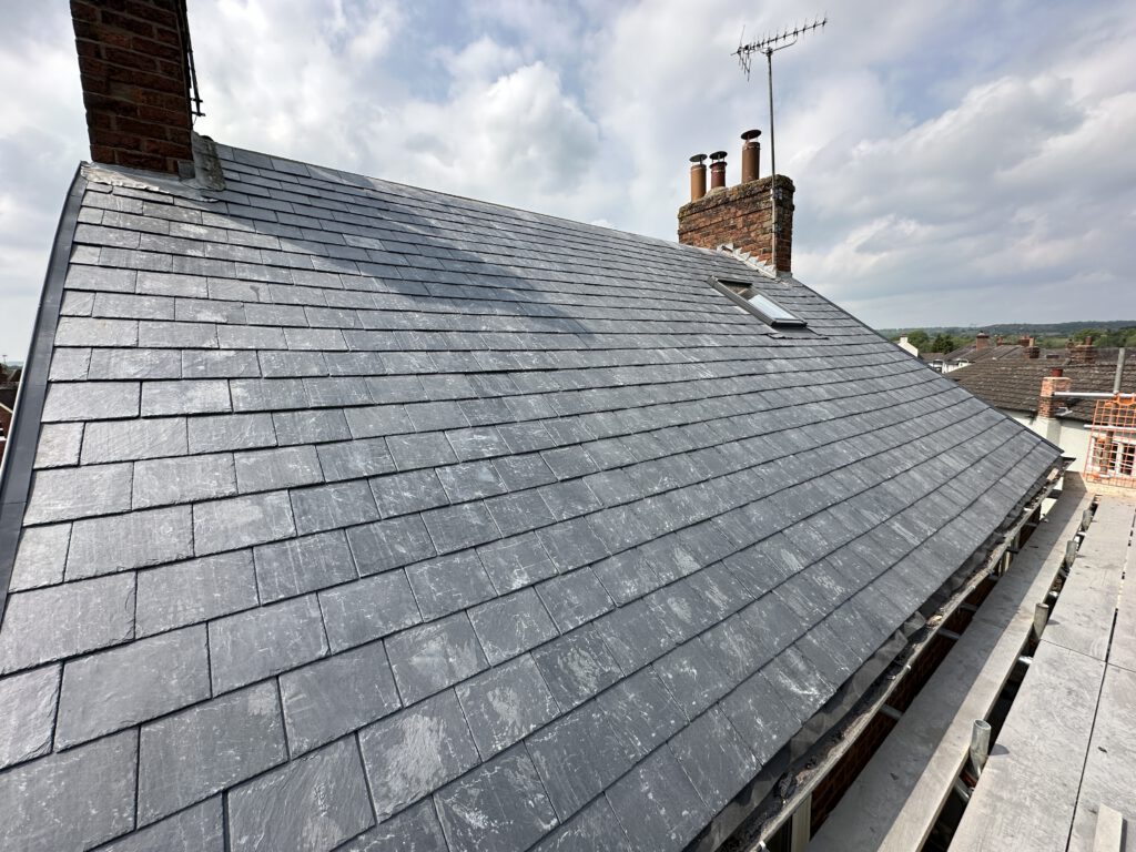 Elevate Midlands Ltd is a trusted, local roofing company led by George Broadway, who brings over 20 years of hands-on experience in the roofing industry. Based near Evesham in Worcestershire, George has built a strong reputation for delivering reliable workmanship, honest advice and high standards on every project.