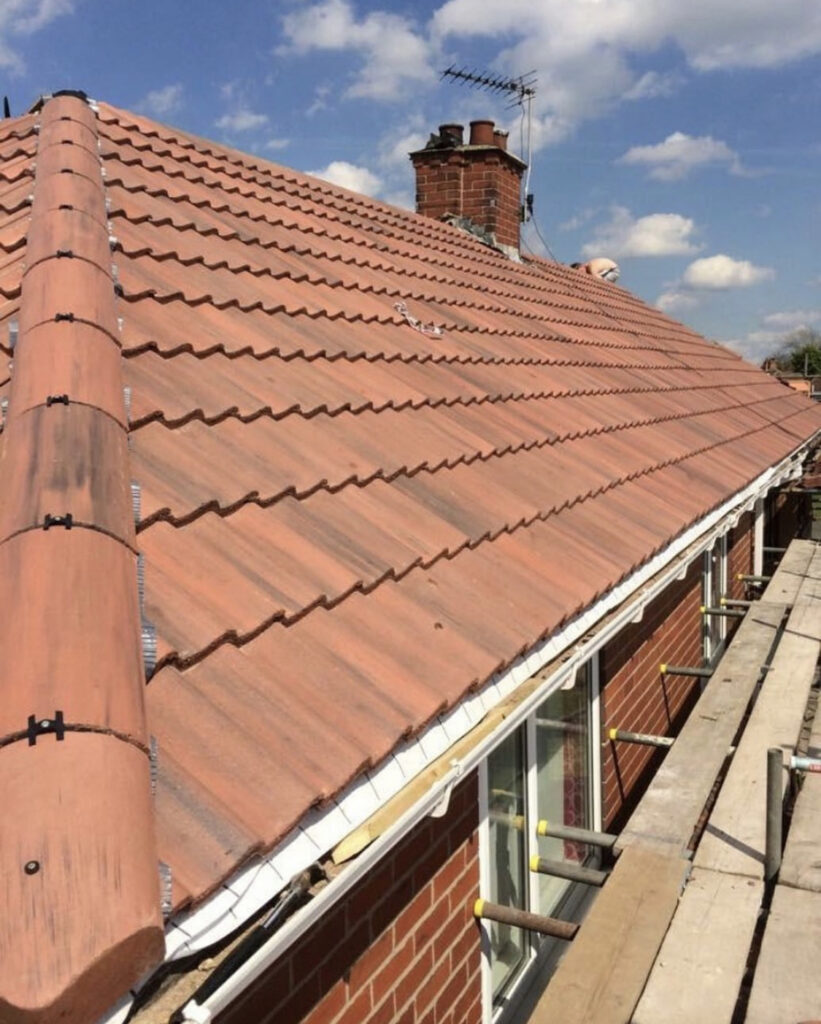 Elevate Midlands Ltd is a trusted, local roofing company led by George Broadway, who brings over 20 years of hands-on experience in the roofing industry. Based near Evesham in Worcestershire, George has built a strong reputation for delivering reliable workmanship, honest advice and high standards on every project.